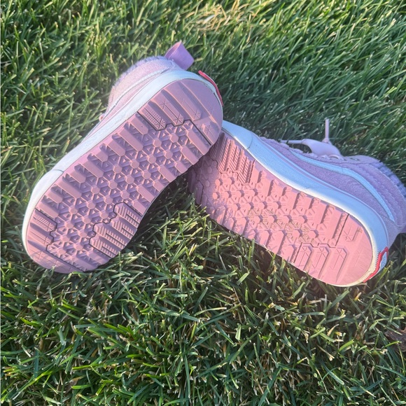 Girls Pink MTE Vans size 12 - Picture 7 of 8
